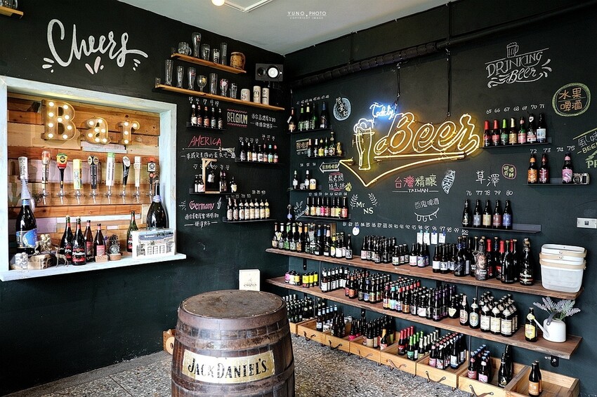 田野裡的老宅秘境餐廳!一望無際翠綠稻田 異國咖哩料理&百多款啤酒|熊轉家田咖喱(台中霧峰景觀餐廳)