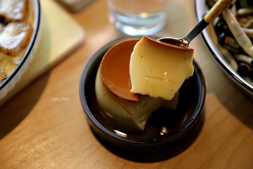 田野裡的老宅秘境餐廳!一望無際翠綠稻田 異國咖哩料理&百多款啤酒|熊轉家田咖喱(台中霧峰景觀餐廳)