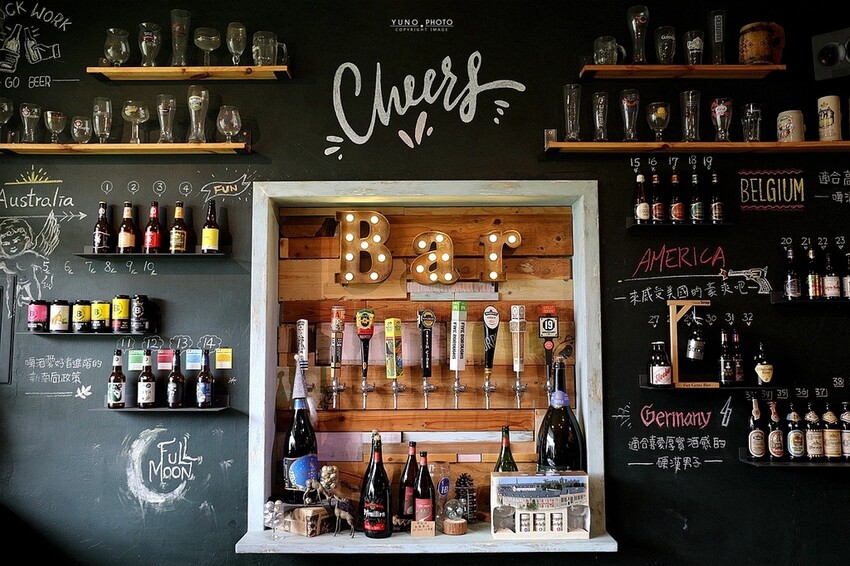 田野裡的老宅秘境餐廳!一望無際翠綠稻田 異國咖哩料理&百多款啤酒|熊轉家田咖喱(台中霧峰景觀餐廳)