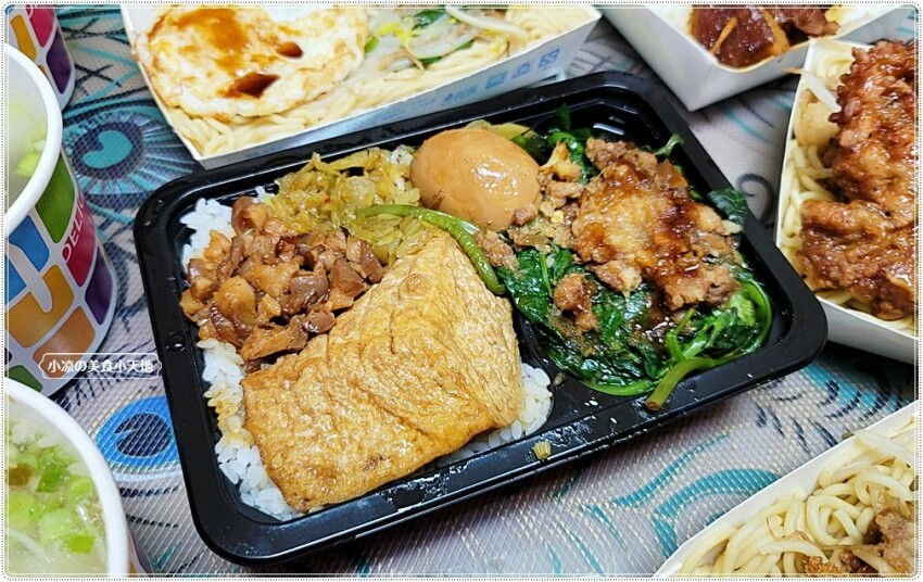 德富灶腳║台中傳統早午餐，一大早就吃的到噴香排骨飯、爌肉飯以及炒麵，加特製生辣椒更夠味！！