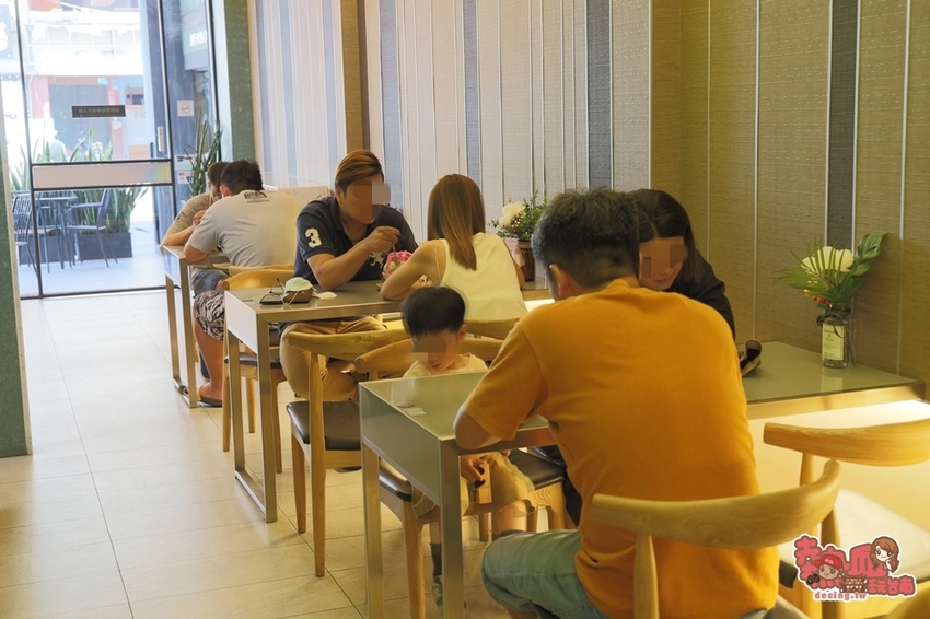 【台南冰店】台南最colorful的雪花冰店!台南限定版可以吃的聖誕樹:lCE YODO極冰.咖啡 - 熱血玩台南。跳躍新世界