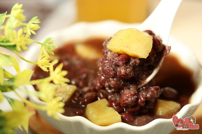 【台南冰店】台南最colorful的雪花冰店!台南限定版可以吃的聖誕樹:lCE YODO極冰.咖啡 - 熱血玩台南。跳躍新世界