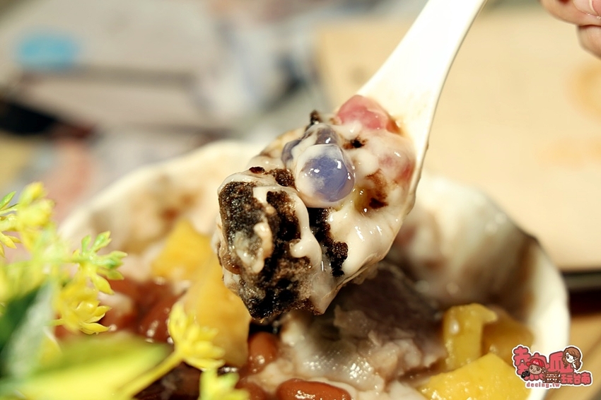 【台南冰店】台南最colorful的雪花冰店!台南限定版可以吃的聖誕樹:lCE YODO極冰.咖啡 - 熱血玩台南。跳躍新世界