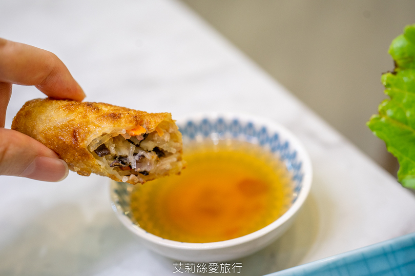 蘆洲最美的越南小吃餐廳 道地越南風味 湯頭濃郁滿足又好吃！