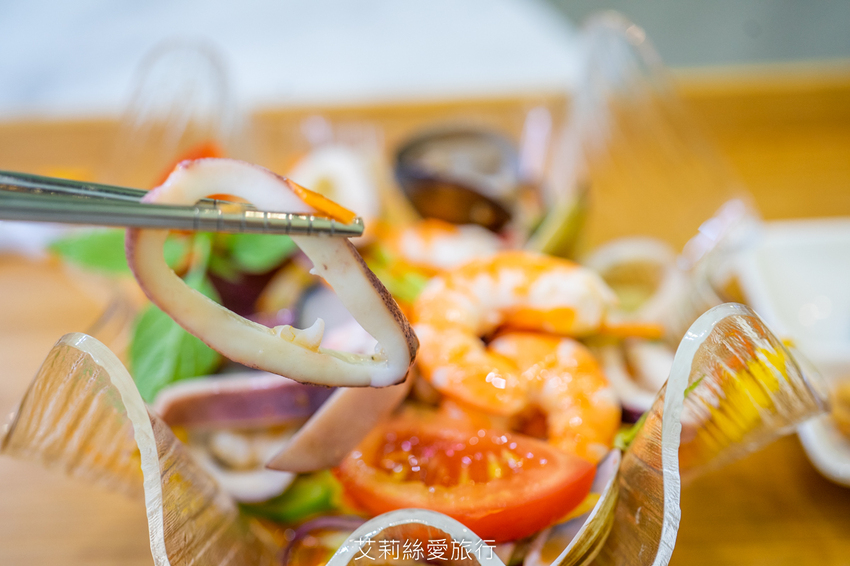 蘆洲最美的越南小吃餐廳 道地越南風味 湯頭濃郁滿足又好吃！