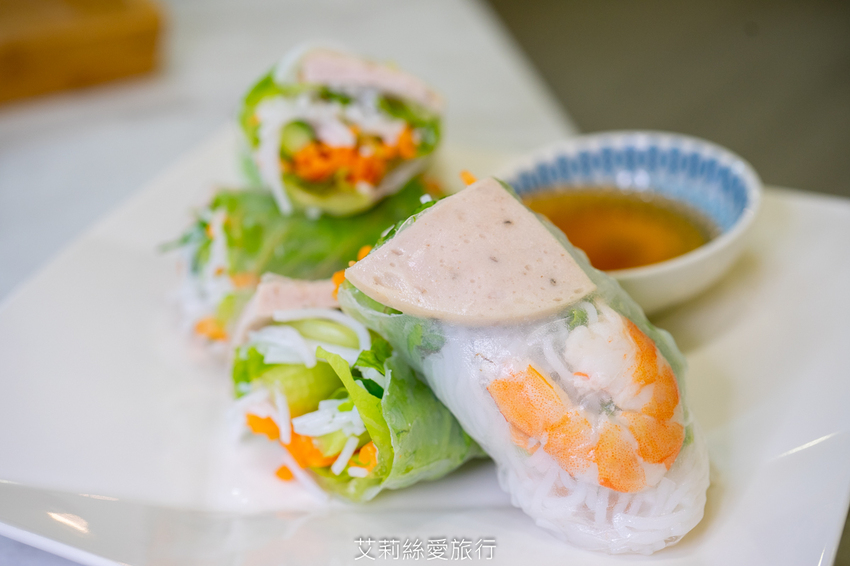 蘆洲最美的越南小吃餐廳 道地越南風味 湯頭濃郁滿足又好吃！