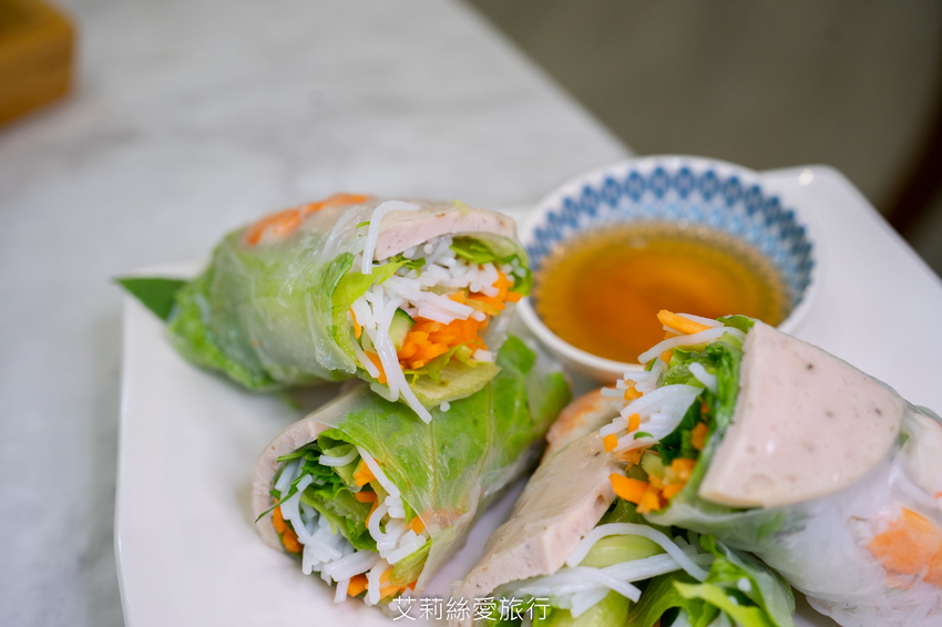 蘆洲最美的越南小吃餐廳 道地越南風味 湯頭濃郁滿足又好吃！