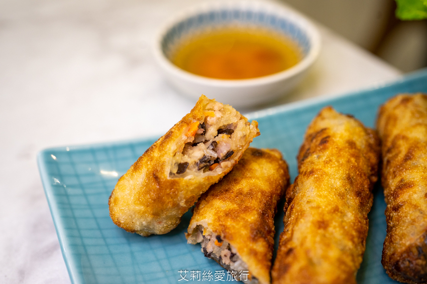 蘆洲最美的越南小吃餐廳 道地越南風味 湯頭濃郁滿足又好吃！