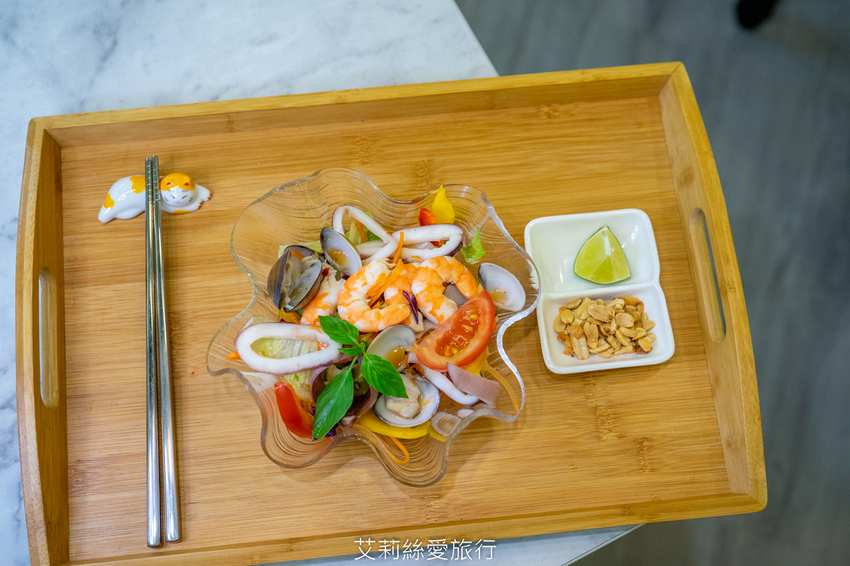 蘆洲最美的越南小吃餐廳 道地越南風味 湯頭濃郁滿足又好吃！