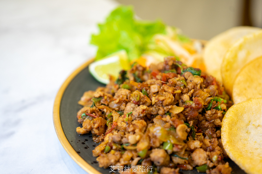 蘆洲最美的越南小吃餐廳 道地越南風味 湯頭濃郁滿足又好吃！