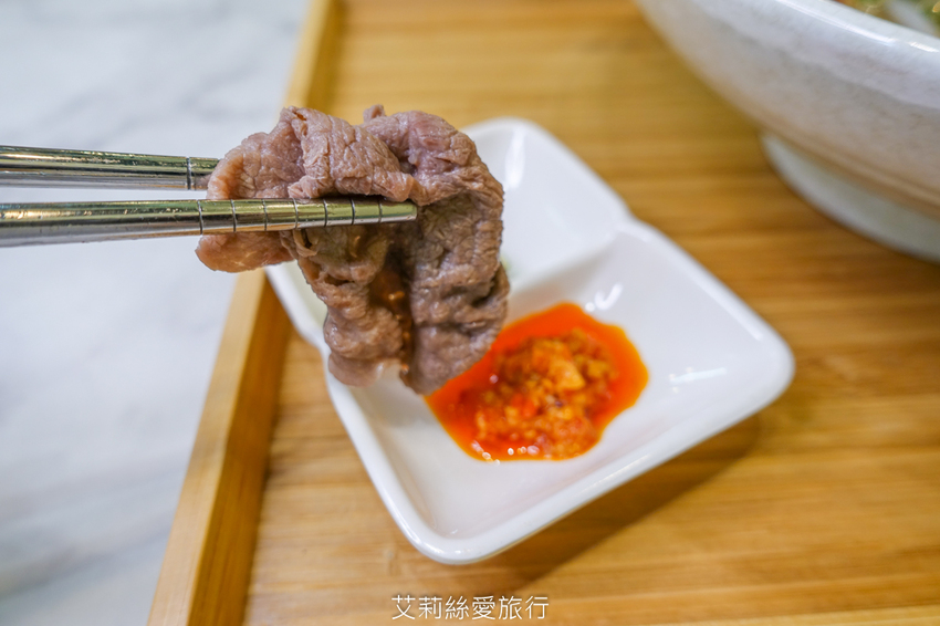 蘆洲最美的越南小吃餐廳 道地越南風味 湯頭濃郁滿足又好吃！