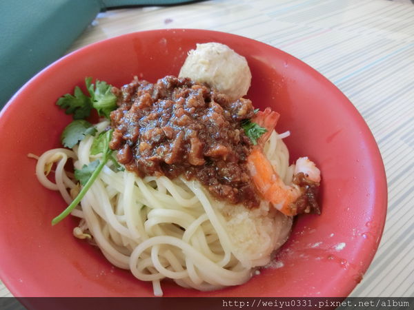 台南府城美食之旅-觀光客最愛美食:文章牛肉湯、阿堂鹹粥、度小月担仔麵!