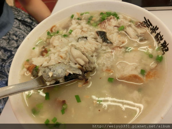 台南府城美食之旅-觀光客最愛美食:文章牛肉湯、阿堂鹹粥、度小月担仔麵!
