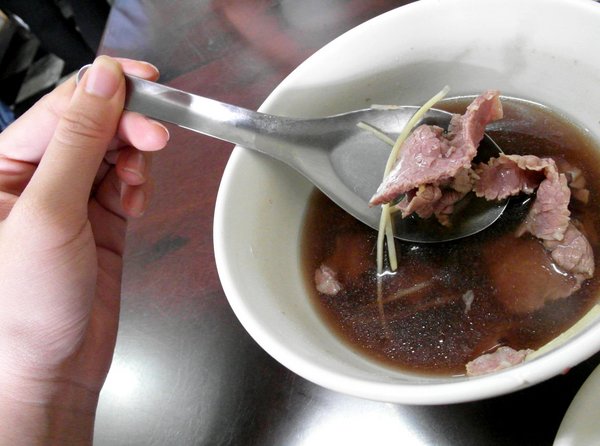 文章牛肉湯:【台南||安平】文章牛肉湯──在地人激推!銷魂清甜牛肉湯&牛燥飯! 文章牛肉湯:【台南||安平】文章牛肉湯──在地人激推!銷魂清甜牛肉湯&牛燥飯!