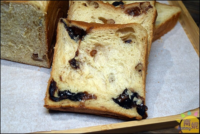 胖子哈利。超浮誇巨無霸肉桂捲.厚切生吐司三明治!全台首家自製麵包南洋早午餐優惠超多-商妮吃喝遊樂