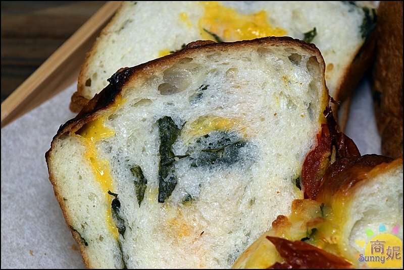 胖子哈利。超浮誇巨無霸肉桂捲.厚切生吐司三明治!全台首家自製麵包南洋早午餐優惠超多-商妮吃喝遊樂