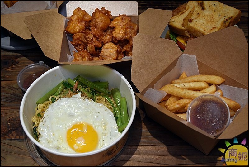 胖子哈利。超浮誇巨無霸肉桂捲.厚切生吐司三明治!全台首家自製麵包南洋早午餐優惠超多-商妮吃喝遊樂