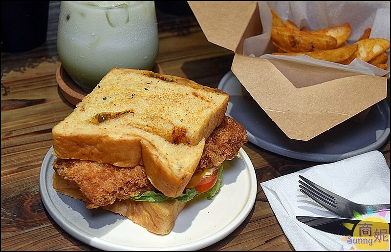 胖子哈利。超浮誇巨無霸肉桂捲.厚切生吐司三明治!全台首家自製麵包南洋早午餐優惠超多-商妮吃喝遊樂