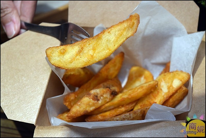 胖子哈利。超浮誇巨無霸肉桂捲.厚切生吐司三明治!全台首家自製麵包南洋早午餐優惠超多-商妮吃喝遊樂