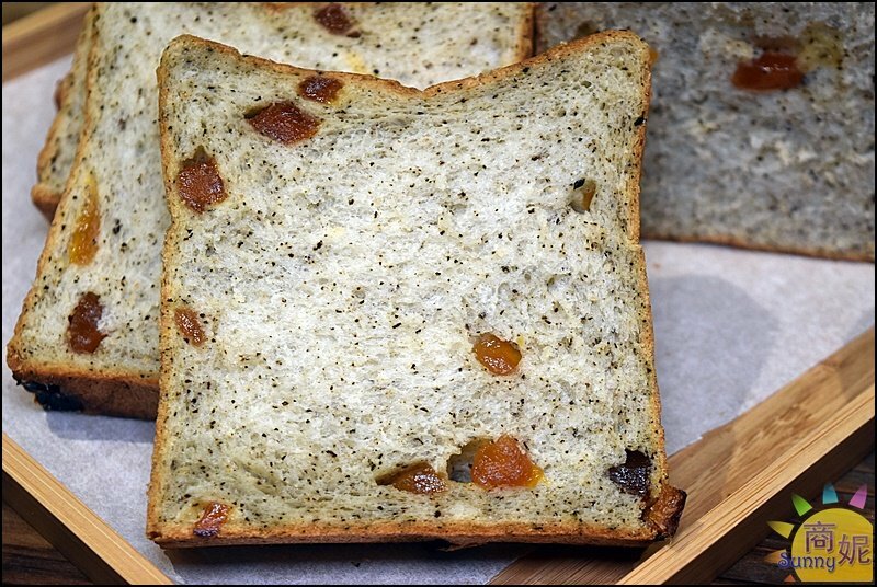 胖子哈利。超浮誇巨無霸肉桂捲.厚切生吐司三明治!全台首家自製麵包南洋早午餐優惠超多-商妮吃喝遊樂