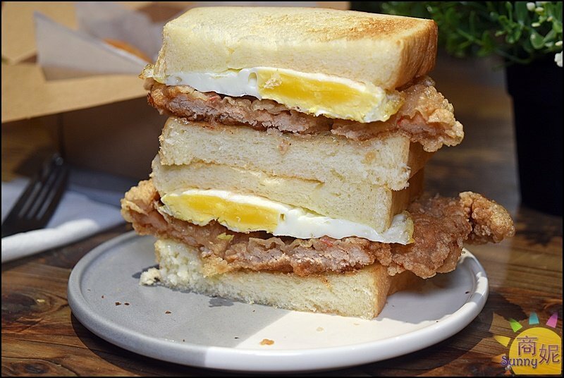 胖子哈利。超浮誇巨無霸肉桂捲.厚切生吐司三明治!全台首家自製麵包南洋早午餐優惠超多-商妮吃喝遊樂