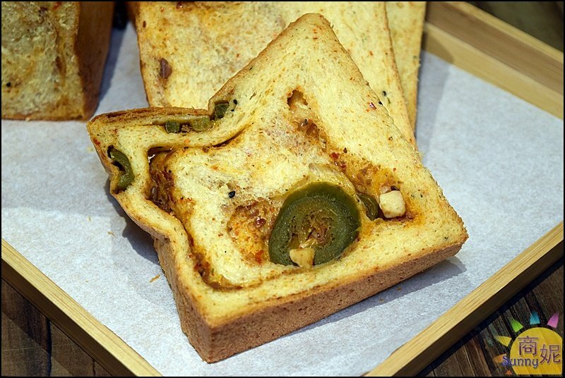 胖子哈利。超浮誇巨無霸肉桂捲.厚切生吐司三明治!全台首家自製麵包南洋早午餐優惠超多-商妮吃喝遊樂