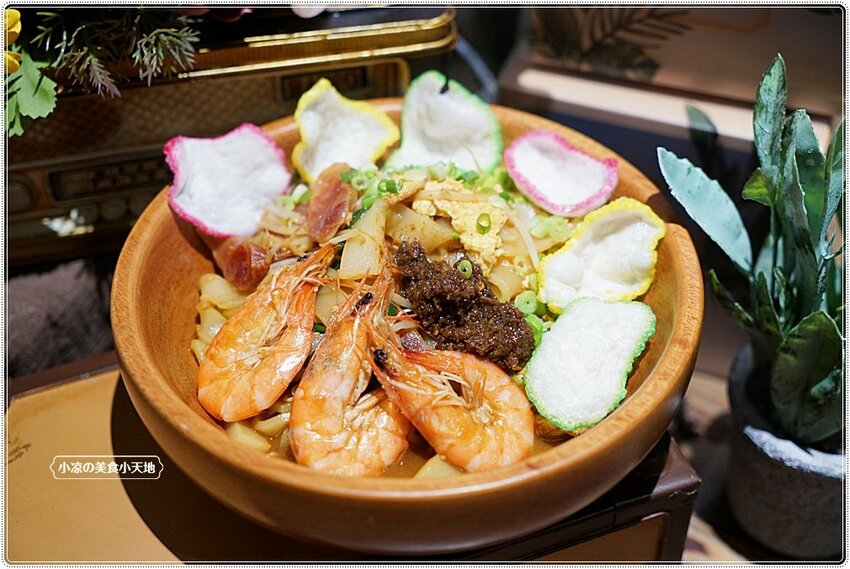 老屋翻新森林系早午餐！！台中首見東南亞特色早午餐，巨無霸肉桂捲、手作生吐司，今天來一趟異國風早午餐brunch吧！！(第二市場美食)