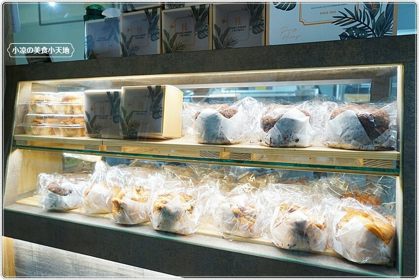 老屋翻新森林系早午餐！！台中首見東南亞特色早午餐，巨無霸肉桂捲、手作生吐司，今天來一趟異國風早午餐brunch吧！！(第二市場美食)