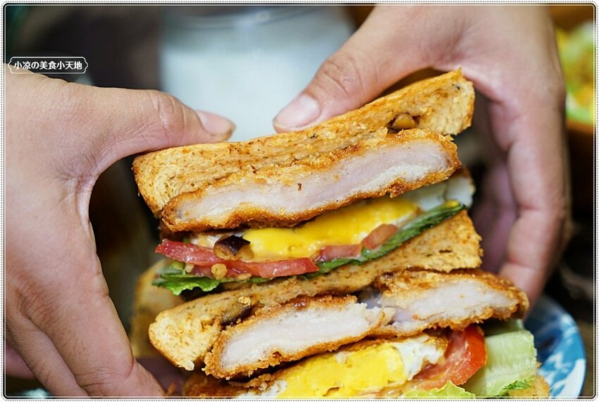 老屋翻新森林系早午餐！！台中首見東南亞特色早午餐，巨無霸肉桂捲、手作生吐司，今天來一趟異國風早午餐brunch吧！！(第二市場美食)