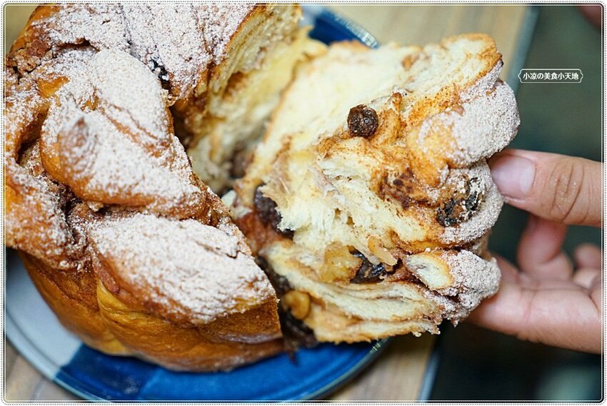 老屋翻新森林系早午餐！！台中首見東南亞特色早午餐，巨無霸肉桂捲、手作生吐司，今天來一趟異國風早午餐brunch吧！！(第二市場美食)