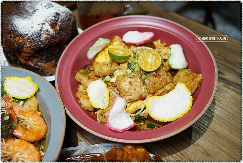 老屋翻新森林系早午餐！！台中首見東南亞特色早午餐，巨無霸肉桂捲、手作生吐司，今天來一趟異國風早午餐brunch吧！！(第二市場美食)