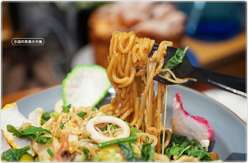 老屋翻新森林系早午餐！！台中首見東南亞特色早午餐，巨無霸肉桂捲、手作生吐司，今天來一趟異國風早午餐brunch吧！！(第二市場美食)