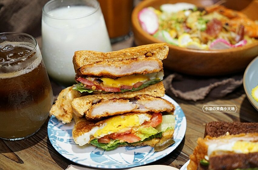 老屋翻新森林系早午餐！！台中首見東南亞特色早午餐，巨無霸肉桂捲、手作生吐司，今天來一趟異國風早午餐brunch吧！！(第二市場美食)