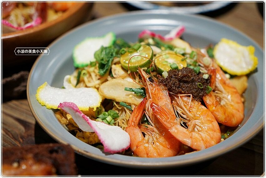 老屋翻新森林系早午餐！！台中首見東南亞特色早午餐，巨無霸肉桂捲、手作生吐司，今天來一趟異國風早午餐brunch吧！！(第二市場美食)