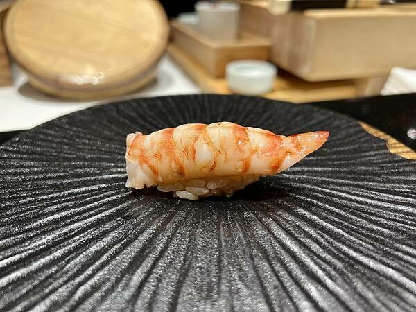 台北美食【辰壽司割烹】期間限定大閘蟹套餐/不用自己動手剝/超濃郁的蟹膏蟹肉握壽司/台北頂級無菜單日本料理/預約制 - 壽司羊 的 美食旅行