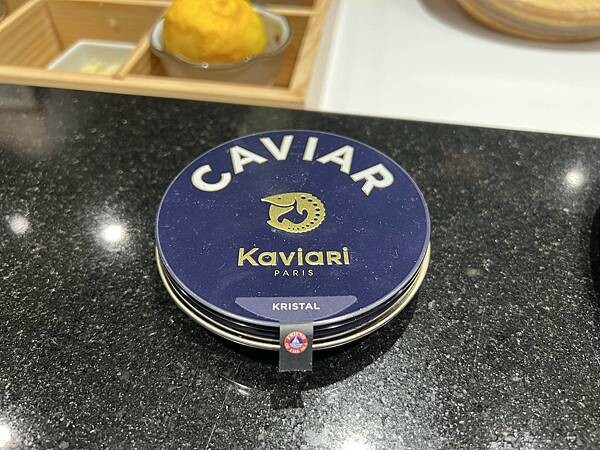 台北美食【辰壽司割烹】期間限定大閘蟹套餐/不用自己動手剝/超濃郁的蟹膏蟹肉握壽司/台北頂級無菜單日本料理/預約制 - 壽司羊 的 美食旅行