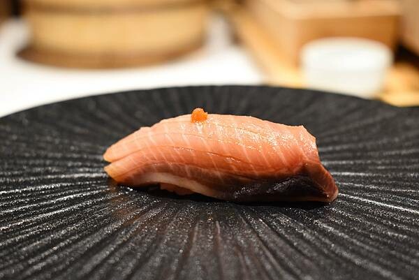 台北美食【辰壽司割烹】期間限定大閘蟹套餐/不用自己動手剝/超濃郁的蟹膏蟹肉握壽司/台北頂級無菜單日本料理/預約制 - 壽司羊 的 美食旅行