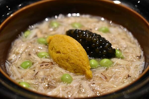 台北美食【辰壽司割烹】期間限定大閘蟹套餐/不用自己動手剝/超濃郁的蟹膏蟹肉握壽司/台北頂級無菜單日本料理/預約制 - 壽司羊 的 美食旅行