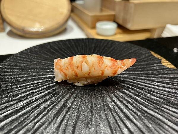 台北美食【辰壽司割烹】期間限定大閘蟹套餐/不用自己動手剝/超濃郁的蟹膏蟹肉握壽司/台北頂級無菜單日本料理/預約制 - 壽司羊 的 美食旅行