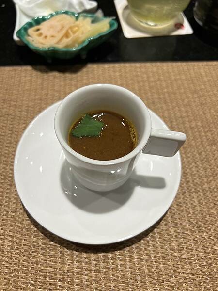 台北美食【辰壽司割烹】期間限定大閘蟹套餐/不用自己動手剝/超濃郁的蟹膏蟹肉握壽司/台北頂級無菜單日本料理/預約制 - 壽司羊 的 美食旅行