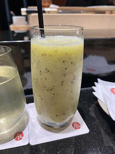 台北美食【辰壽司割烹】期間限定大閘蟹套餐/不用自己動手剝/超濃郁的蟹膏蟹肉握壽司/台北頂級無菜單日本料理/預約制 - 壽司羊 的 美食旅行