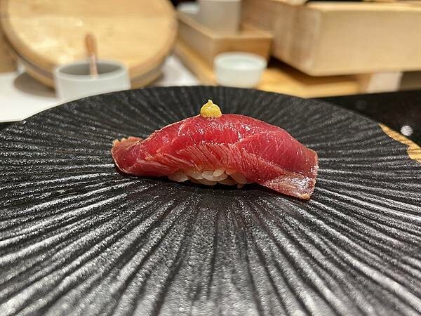 台北美食【辰壽司割烹】期間限定大閘蟹套餐/不用自己動手剝/超濃郁的蟹膏蟹肉握壽司/台北頂級無菜單日本料理/預約制 - 壽司羊 的 美食旅行