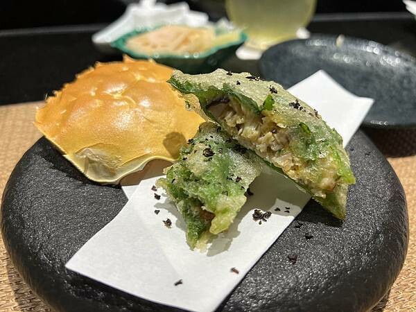 台北美食【辰壽司割烹】期間限定大閘蟹套餐/不用自己動手剝/超濃郁的蟹膏蟹肉握壽司/台北頂級無菜單日本料理/預約制 - 壽司羊 的 美食旅行