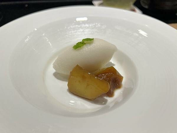 台北美食【辰壽司割烹】期間限定大閘蟹套餐/不用自己動手剝/超濃郁的蟹膏蟹肉握壽司/台北頂級無菜單日本料理/預約制 - 壽司羊 的 美食旅行