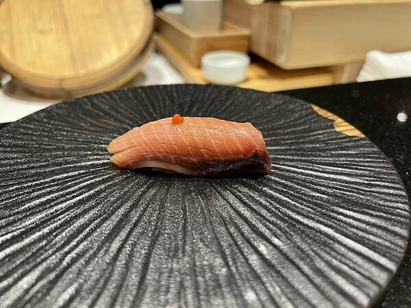 台北美食【辰壽司割烹】期間限定大閘蟹套餐/不用自己動手剝/超濃郁的蟹膏蟹肉握壽司/台北頂級無菜單日本料理/預約制 - 壽司羊 的 美食旅行