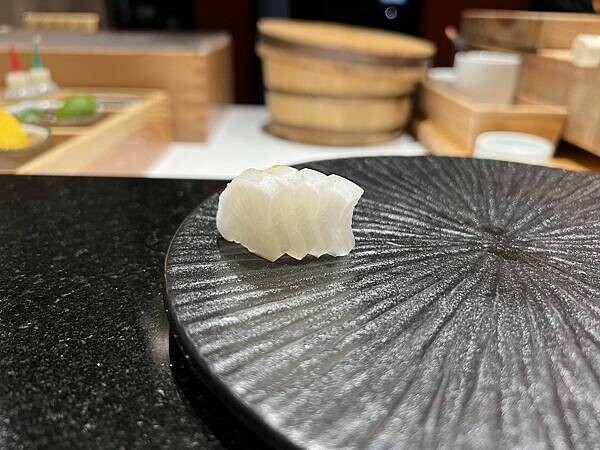 台北美食【辰壽司割烹】期間限定大閘蟹套餐/不用自己動手剝/超濃郁的蟹膏蟹肉握壽司/台北頂級無菜單日本料理/預約制 - 壽司羊 的 美食旅行