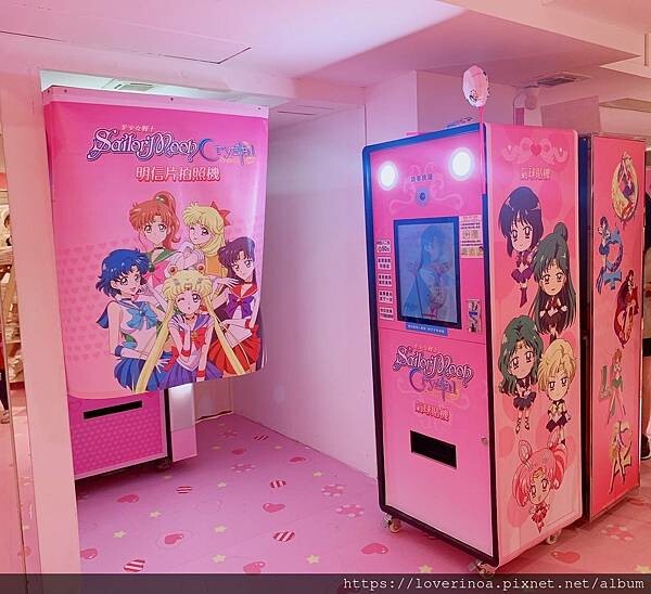 最新東區打卡景點！［美少女戰士Crystal 期間限定甜點店」快閃報到！有露娜造型人形燒， 五色彩虹蛋糕，美