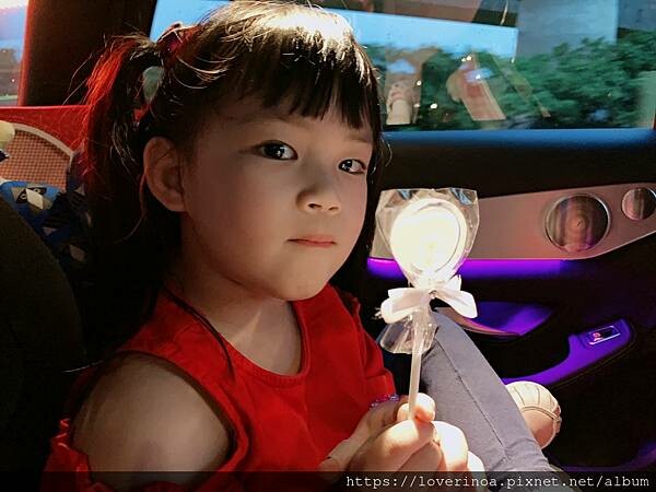 最新東區打卡景點！［美少女戰士Crystal 期間限定甜點店」快閃報到！有露娜造型人形燒， 五色彩虹蛋糕，美