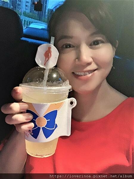 最新東區打卡景點！［美少女戰士Crystal 期間限定甜點店」快閃報到！有露娜造型人形燒， 五色彩虹蛋糕，美