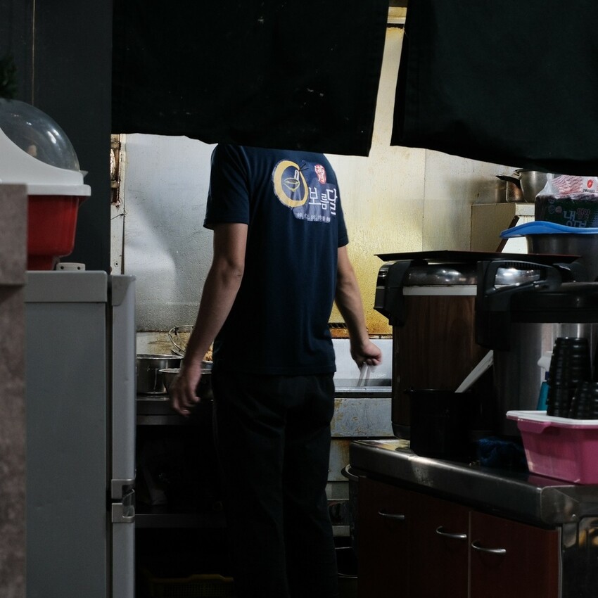 【高雄 新興】韓國歐巴料理滿月보름달 韓式正統炸醬麵和炸雞一次滿足